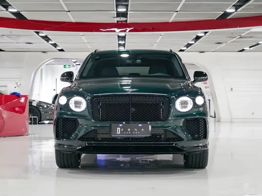 Bentley Bentayga 2024 из CN, фото 2