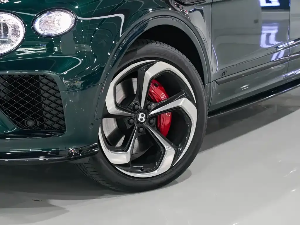 Bentley Bentayga 2024 из CN, фото 3