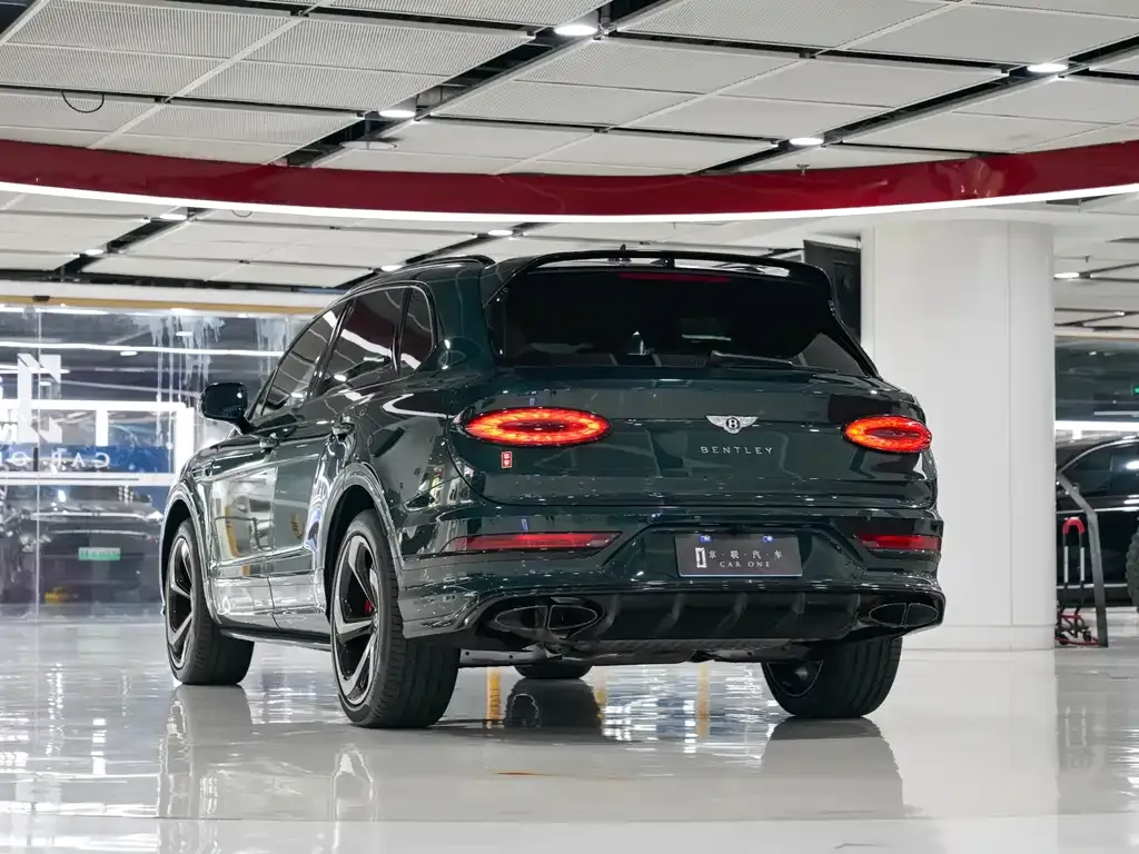 Bentley Bentayga 2024 из CN, фото 8