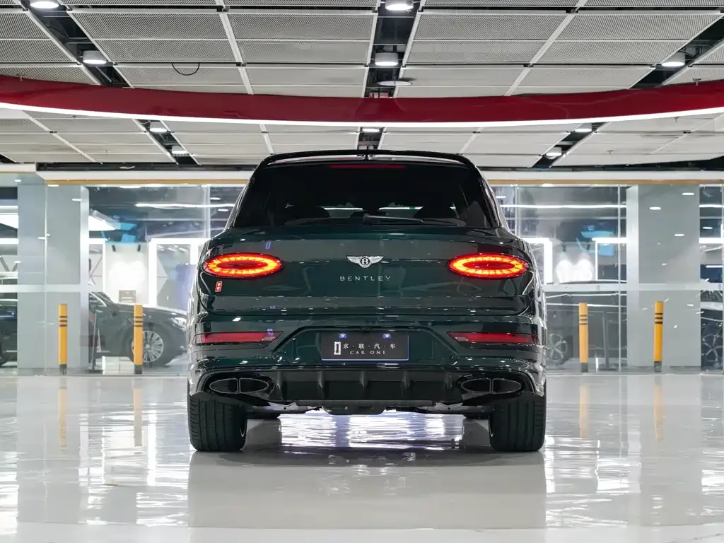 Bentley Bentayga 2024 из CN, фото 9