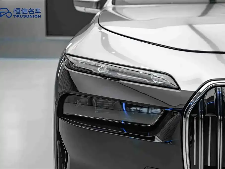 BMW 7 Series — фото 10