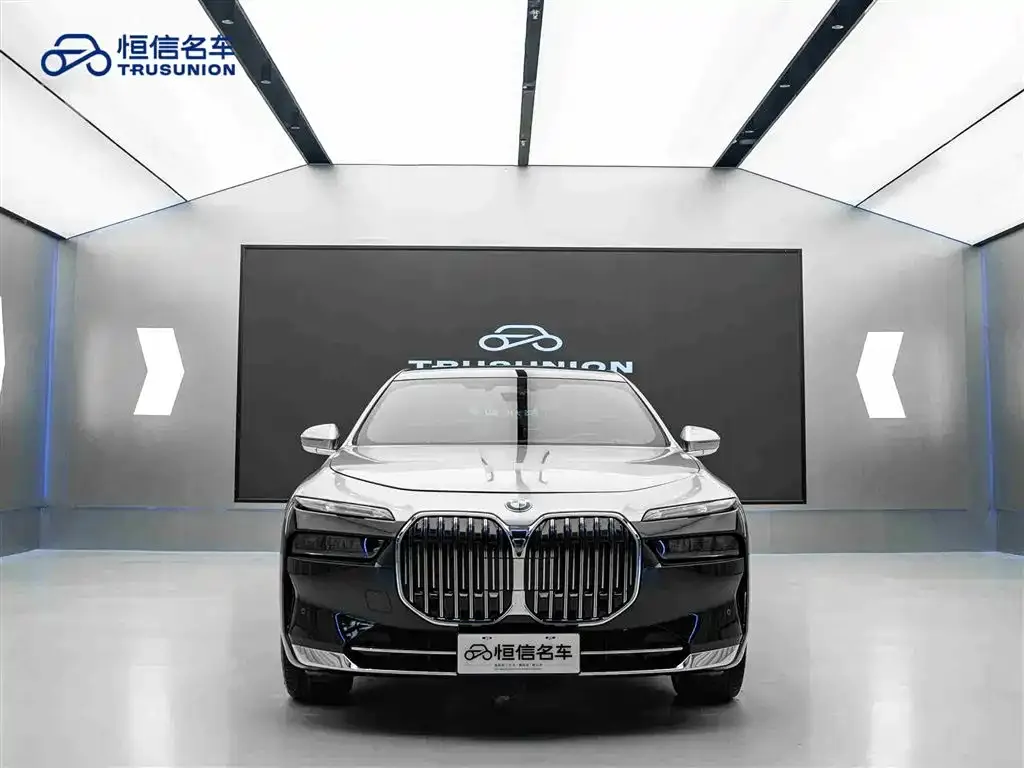 BMW 7 Series — фото 2