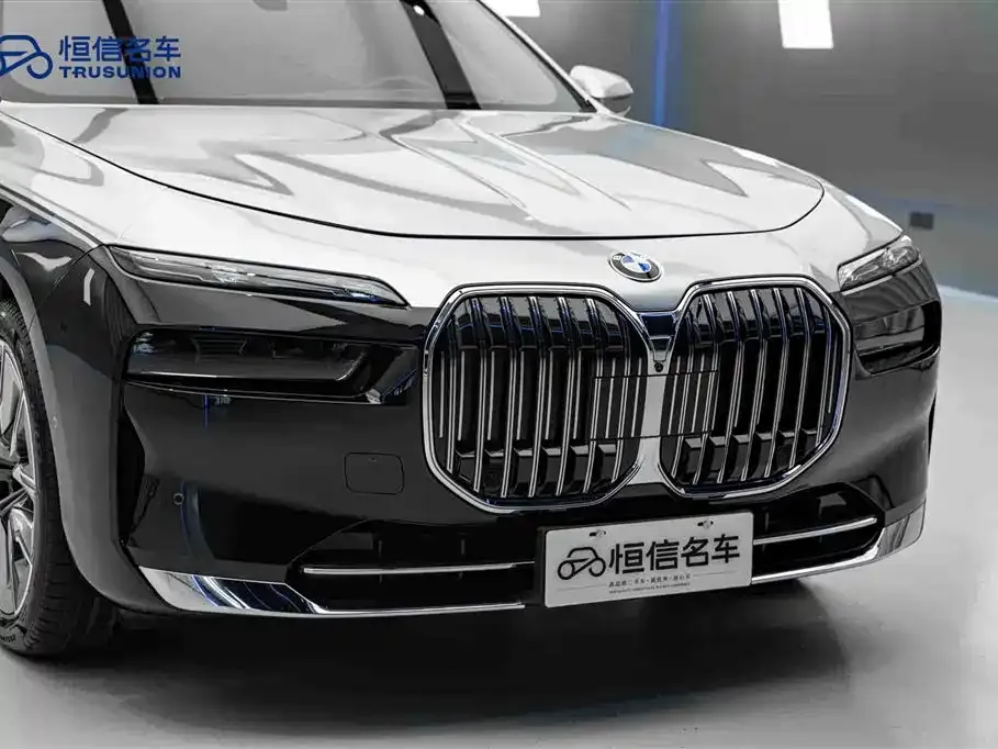 BMW 7 Series — фото 9