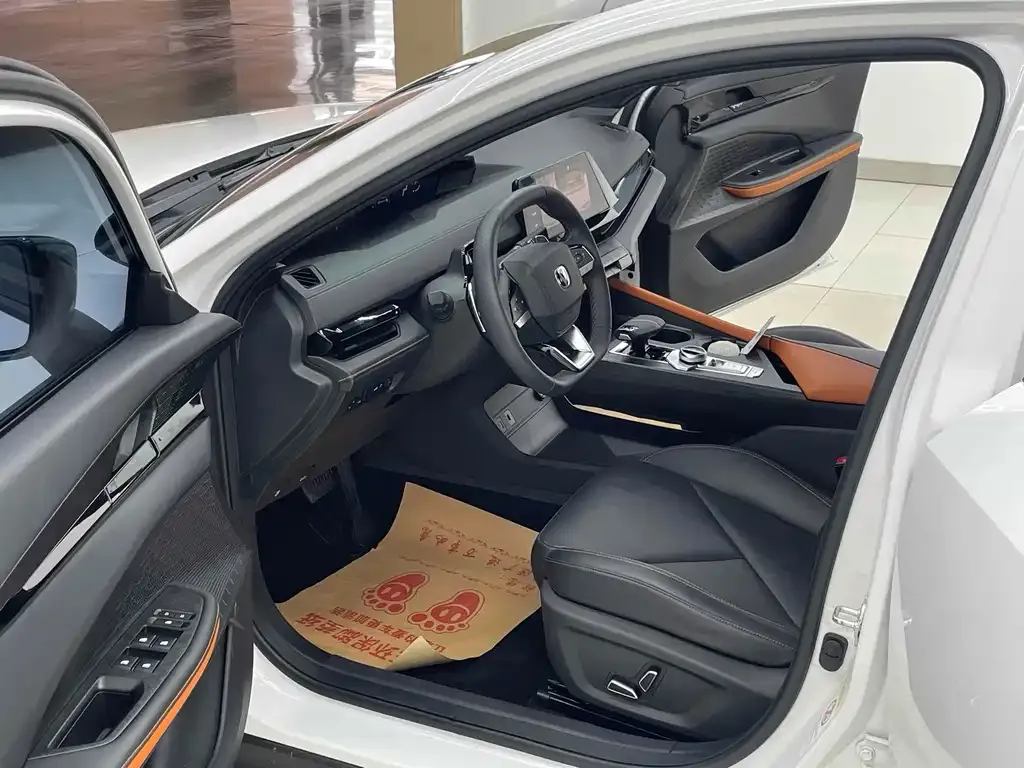 Changan UNI-V 2022 из CN, фото 4