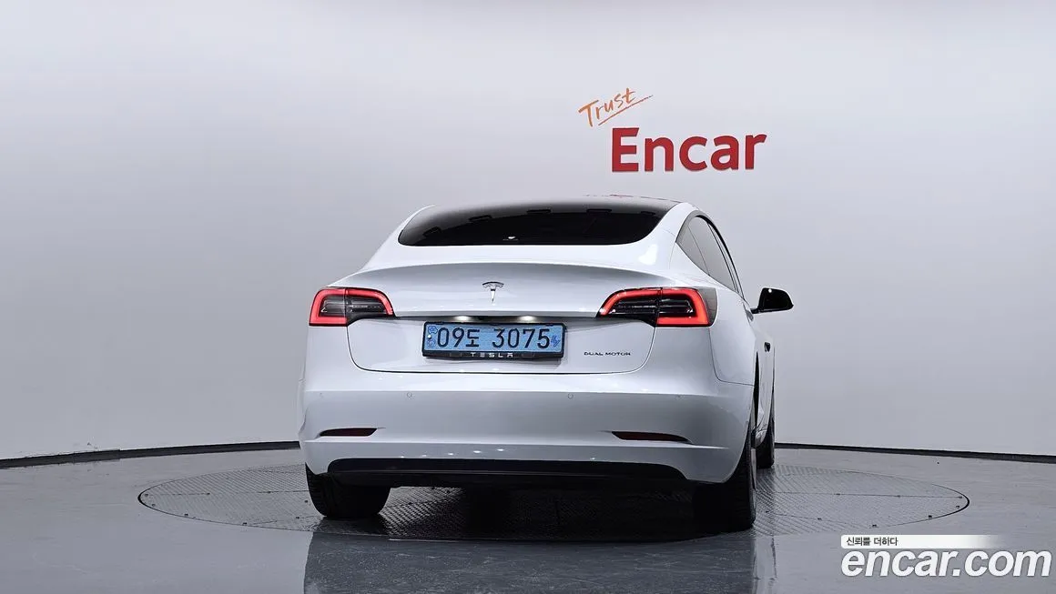Tesla Model 3 — фото 4