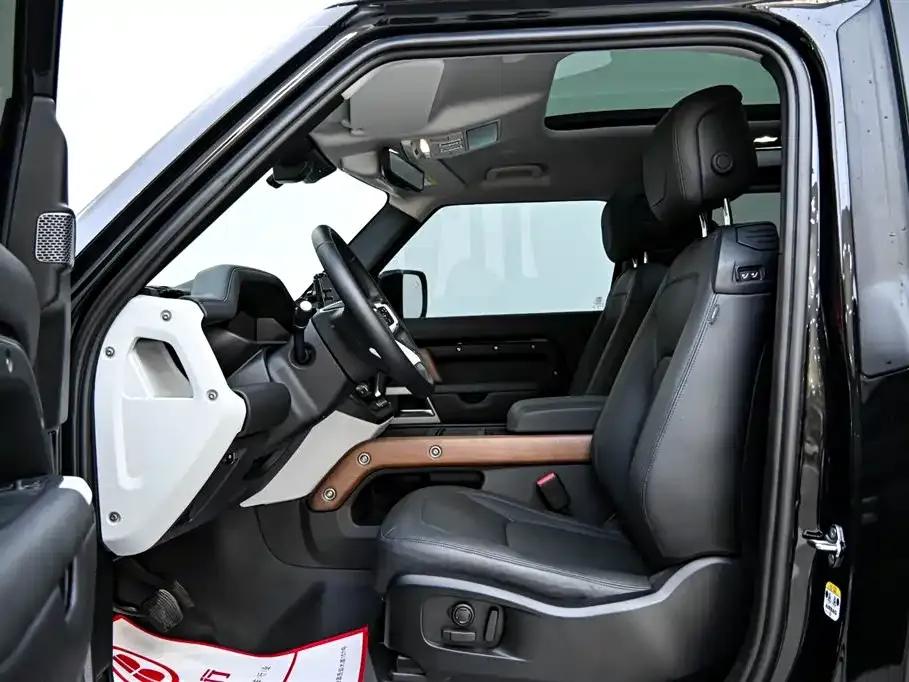 Land Rover Defender — фото 10