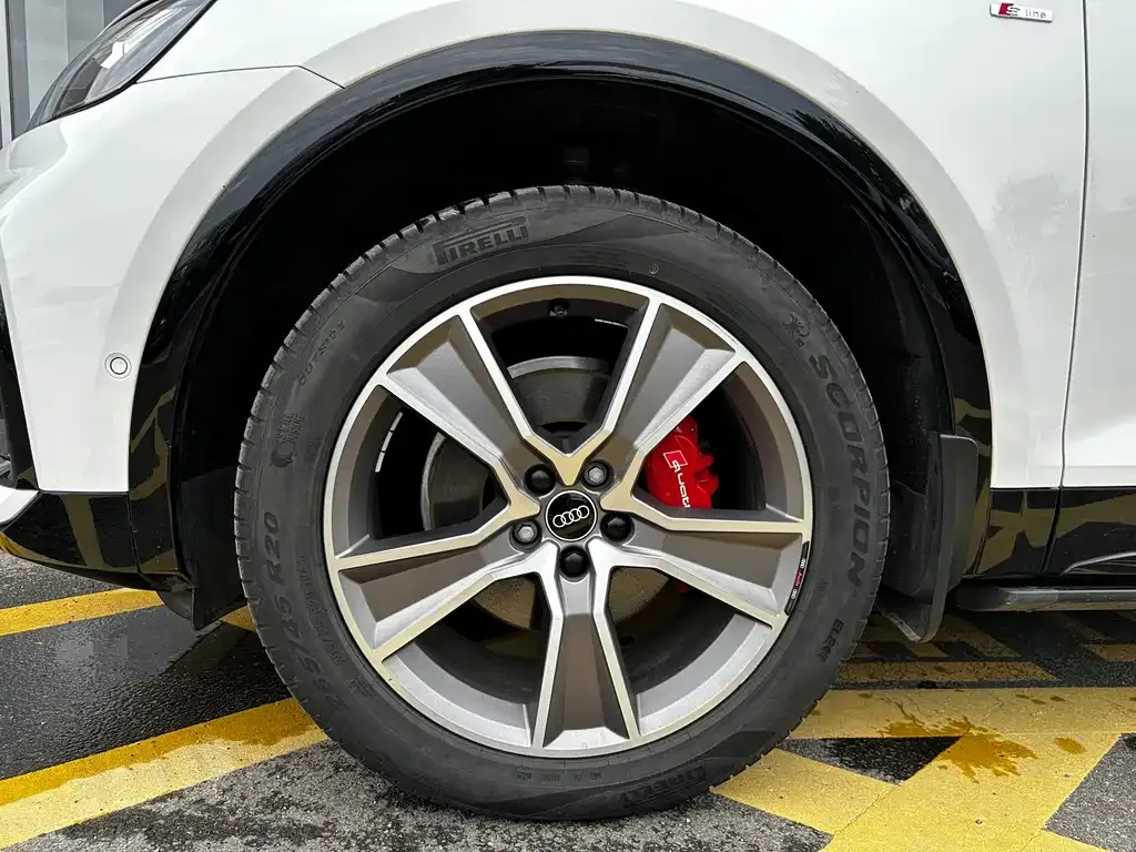 Audi Q5L Sportback — фото 3