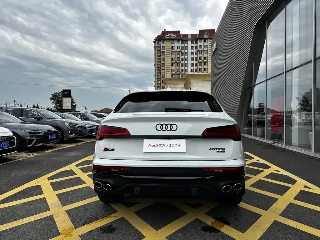 Audi Q5L Sportback — фото 6
