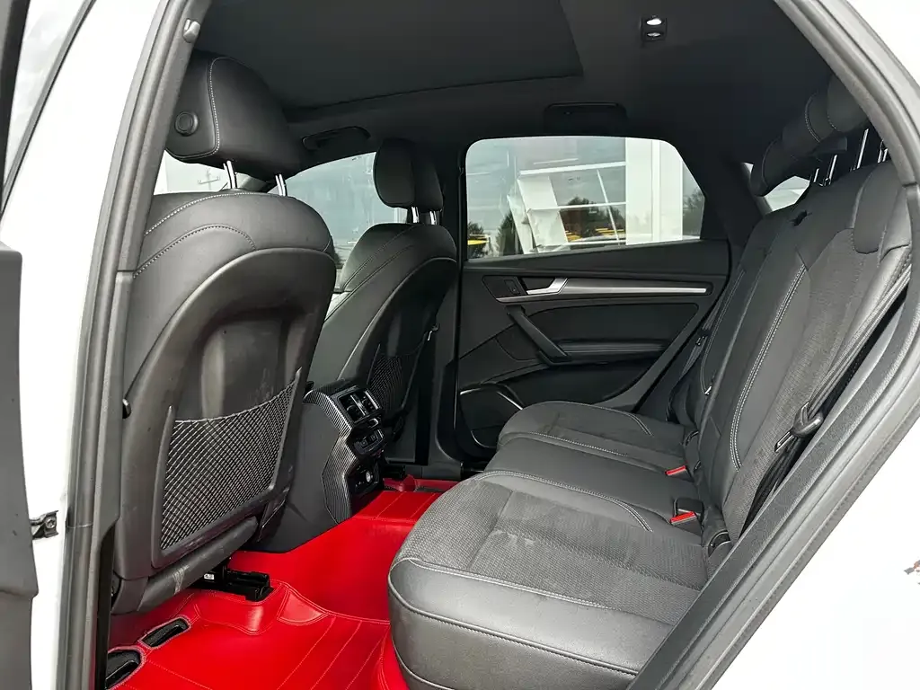 Audi Q5L Sportback — фото 8