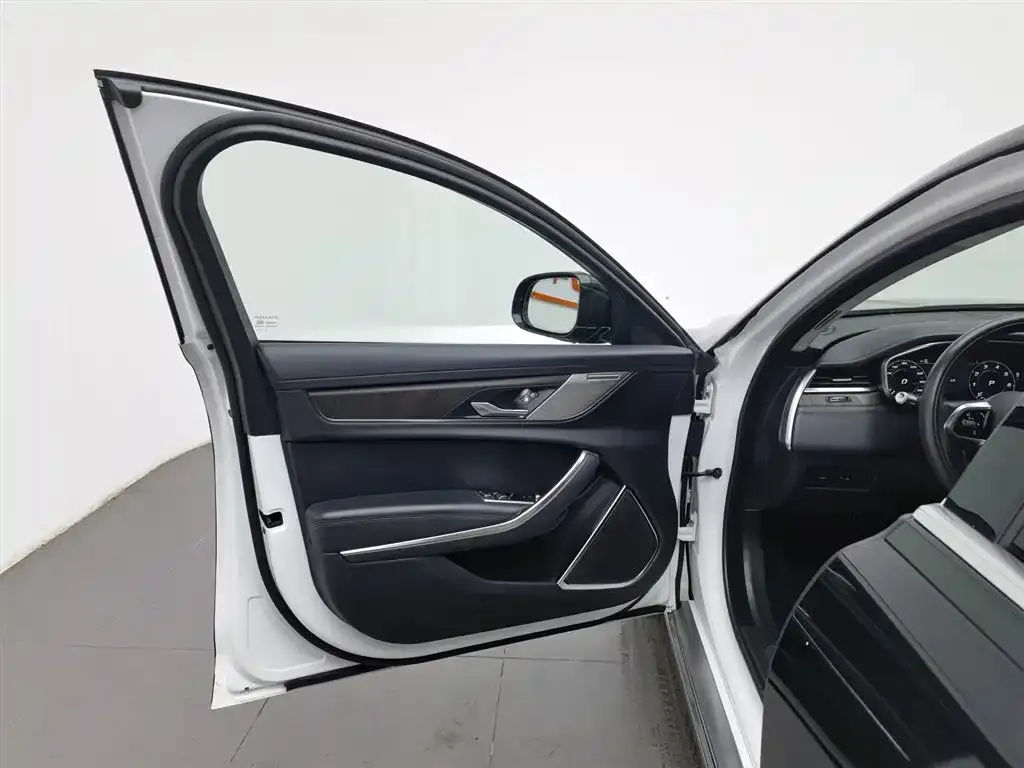 Jaguar XFL 2021 из CN, фото 8