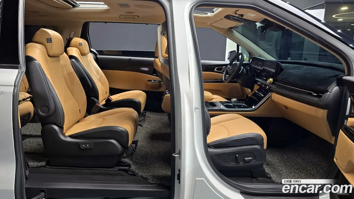 Kia Carnival — фото 10