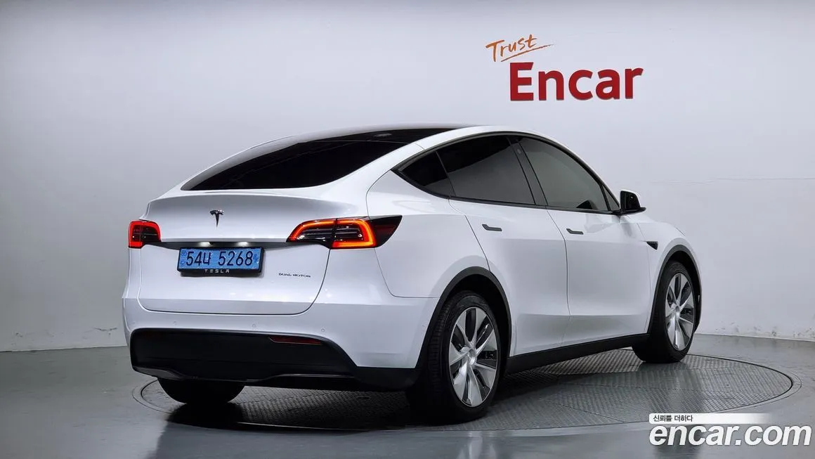 Tesla Model Y 2021 из KR, фото 2