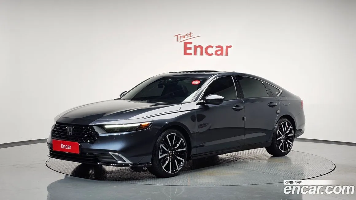 Honda Accord — фото 1