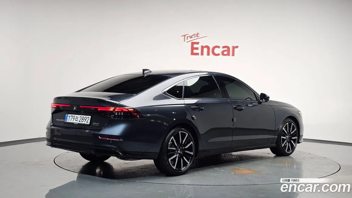 Honda Accord — фото 2