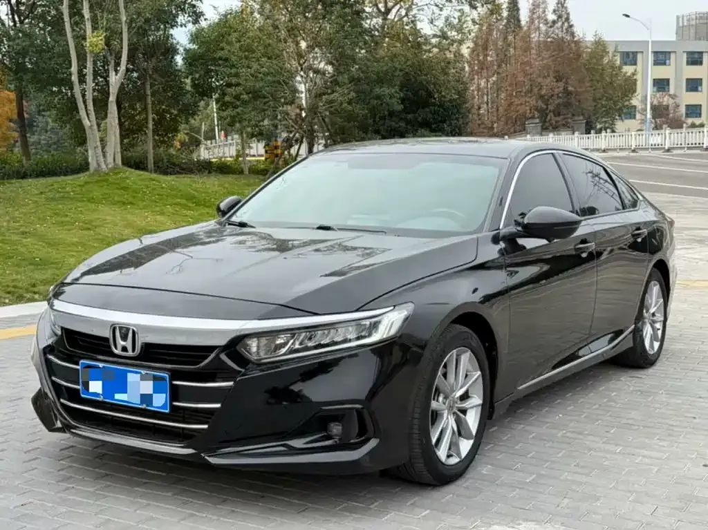 Honda Accord — фото 1