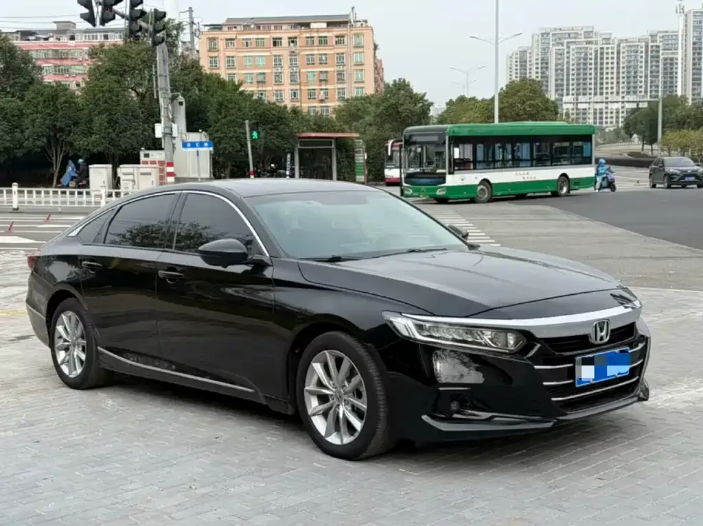 Honda Accord — фото 3