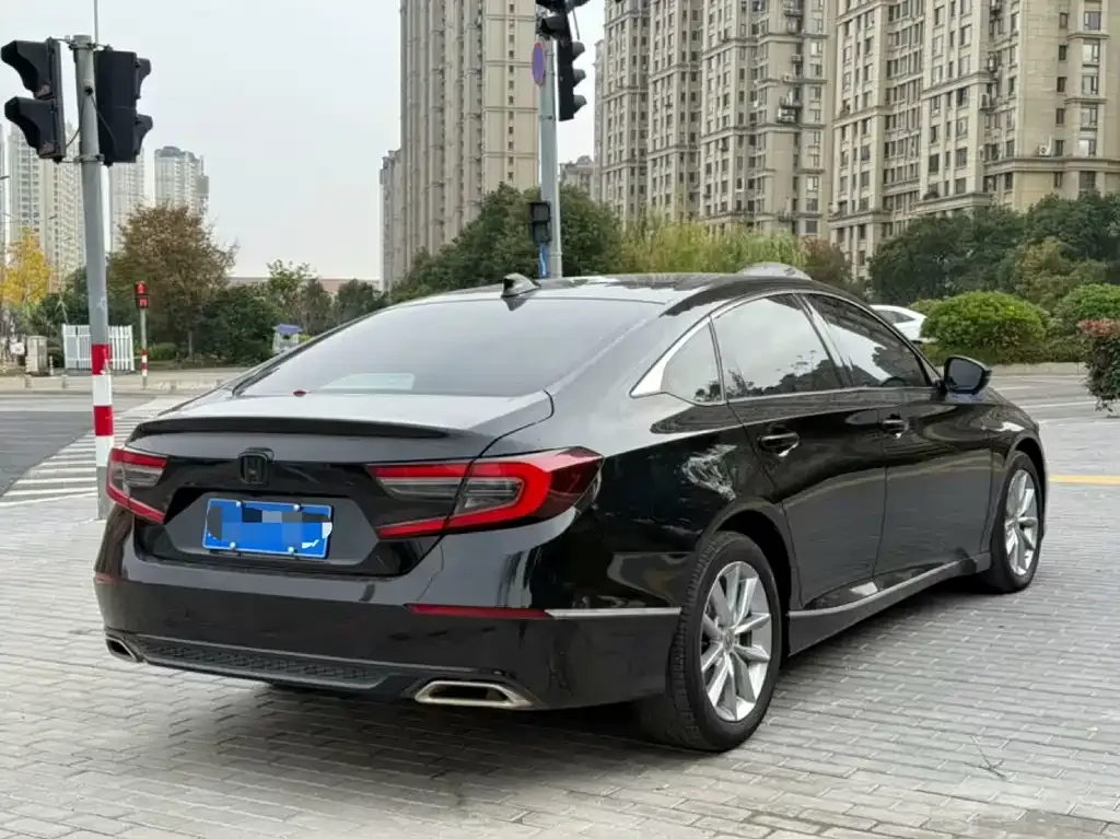 Honda Accord — фото 4