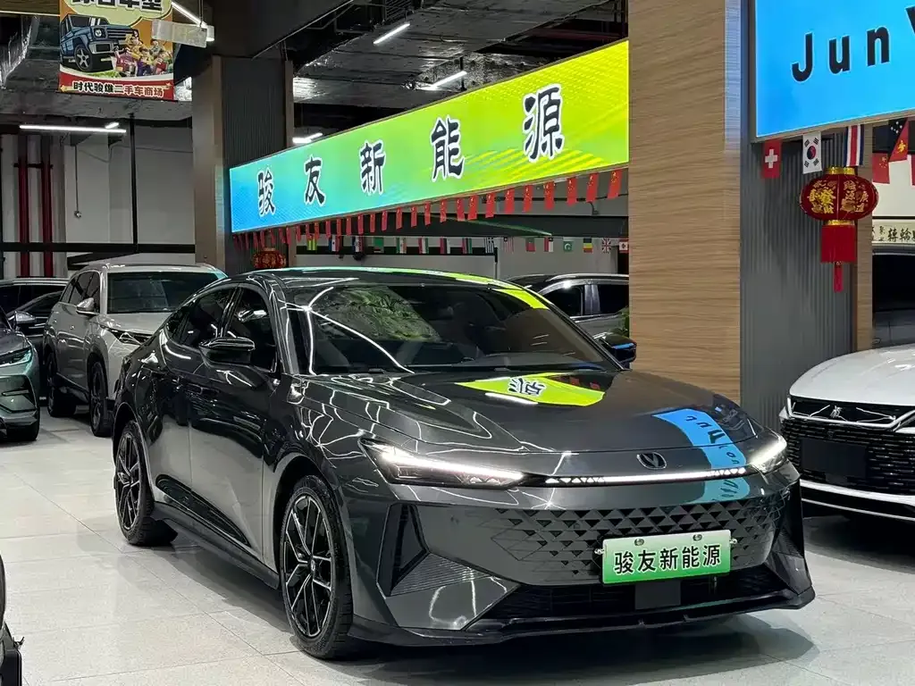 Changan UNI-V iDD 2024 из CN, фото 3