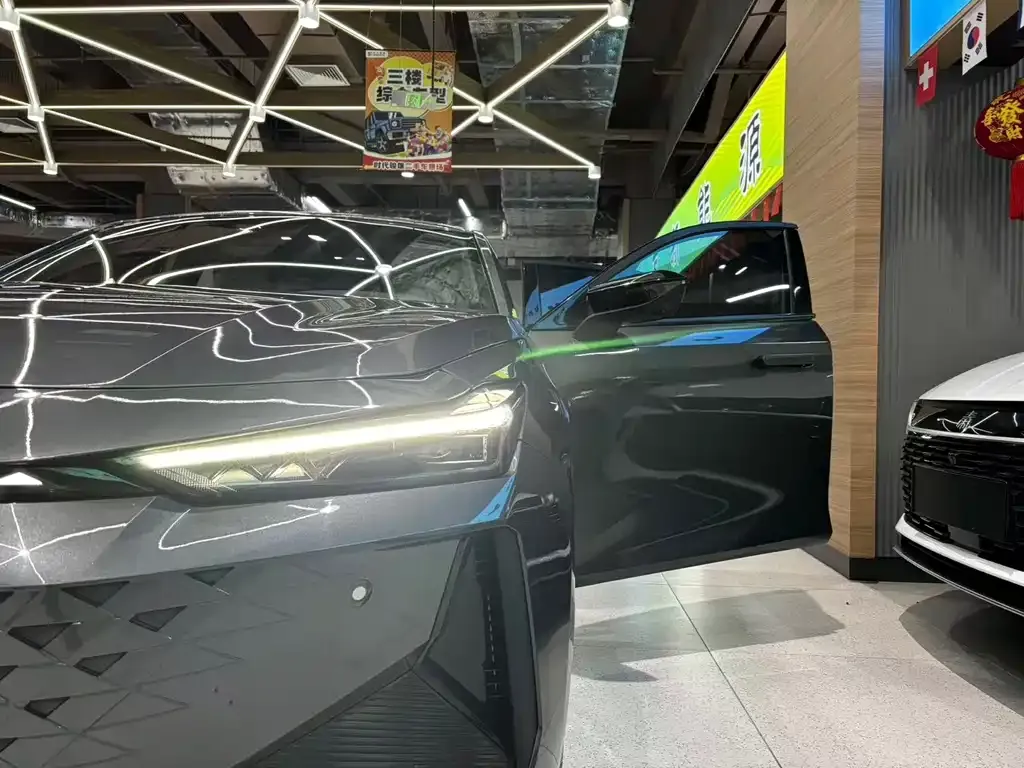 Changan UNI-V iDD 2024 из CN, фото 8