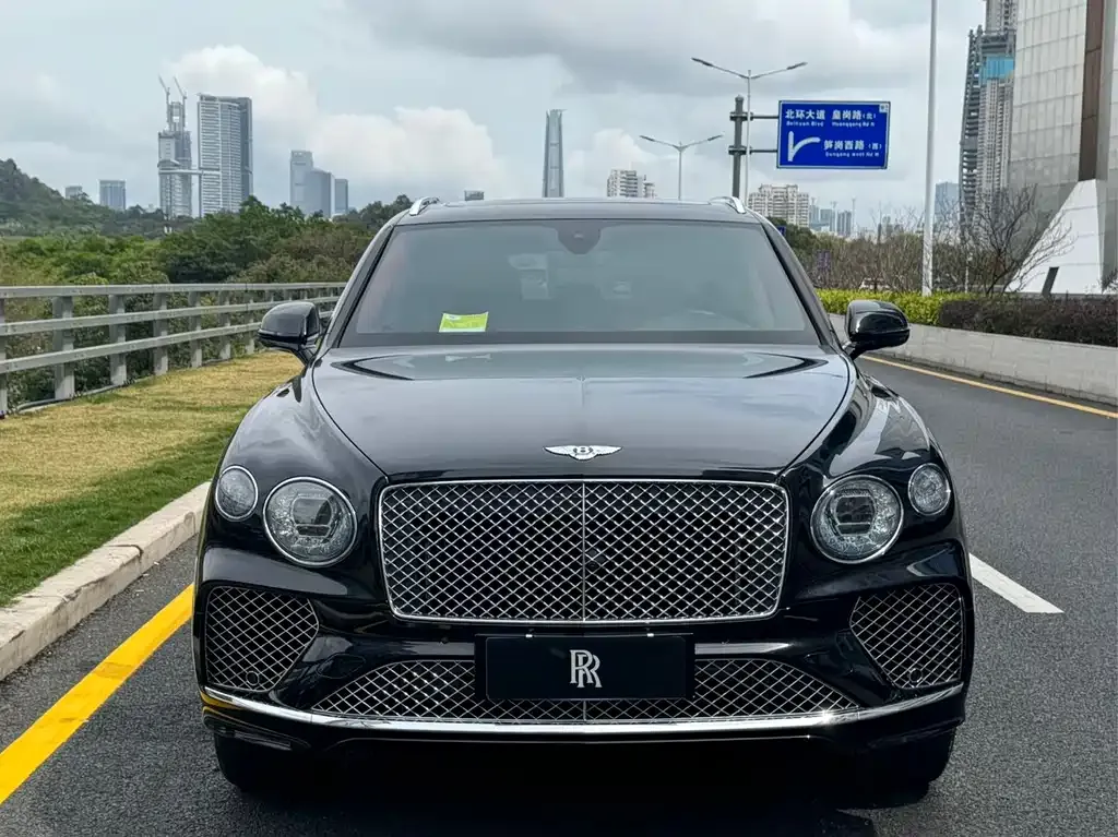 Bentley Bentayga — фото 2