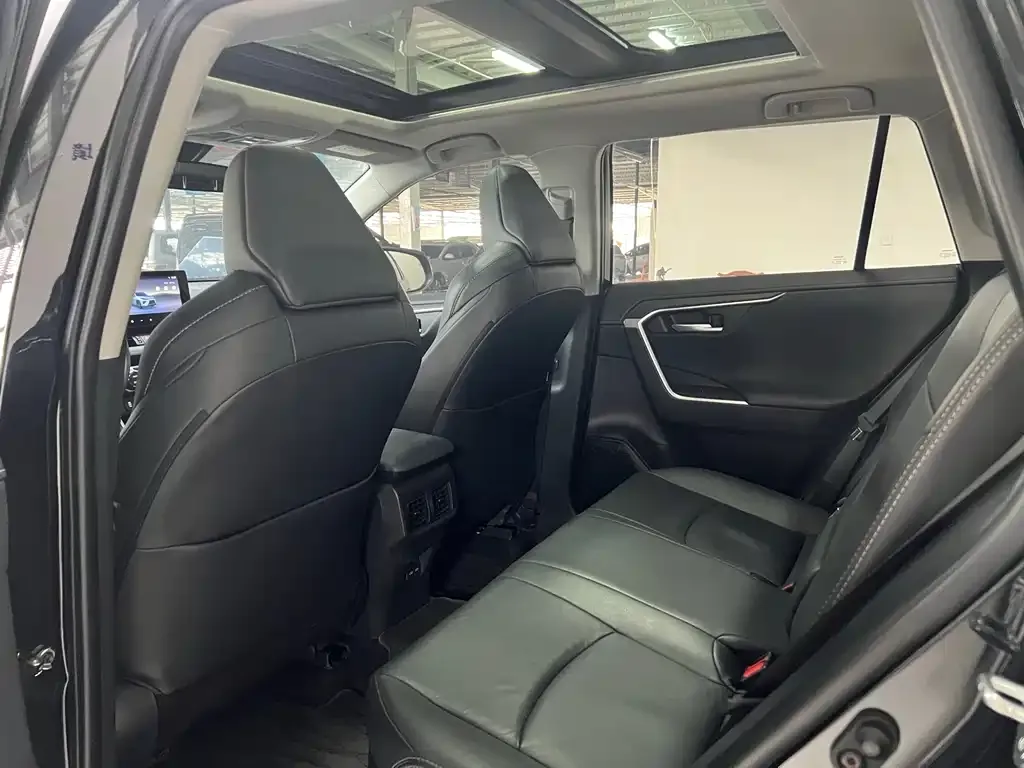 Toyota Wildlander 2024 из CN, фото 10