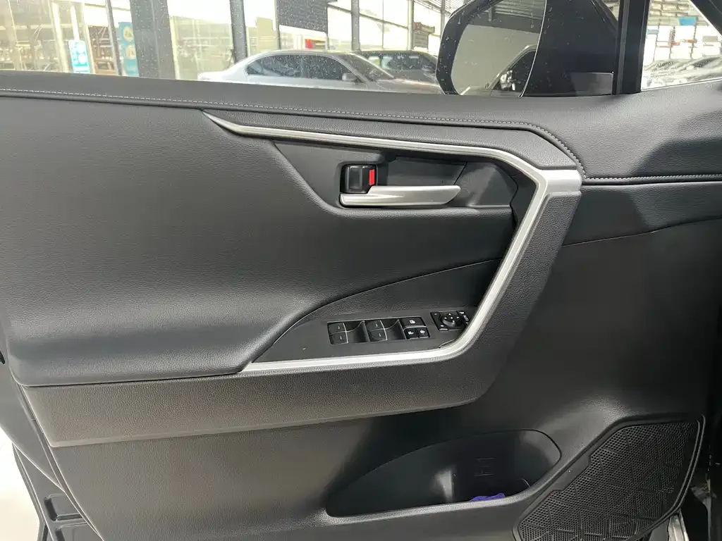 Toyota Wildlander 2024 из CN, фото 6