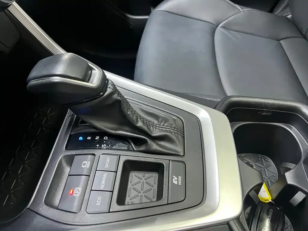 Toyota Wildlander 2024 из CN, фото 8