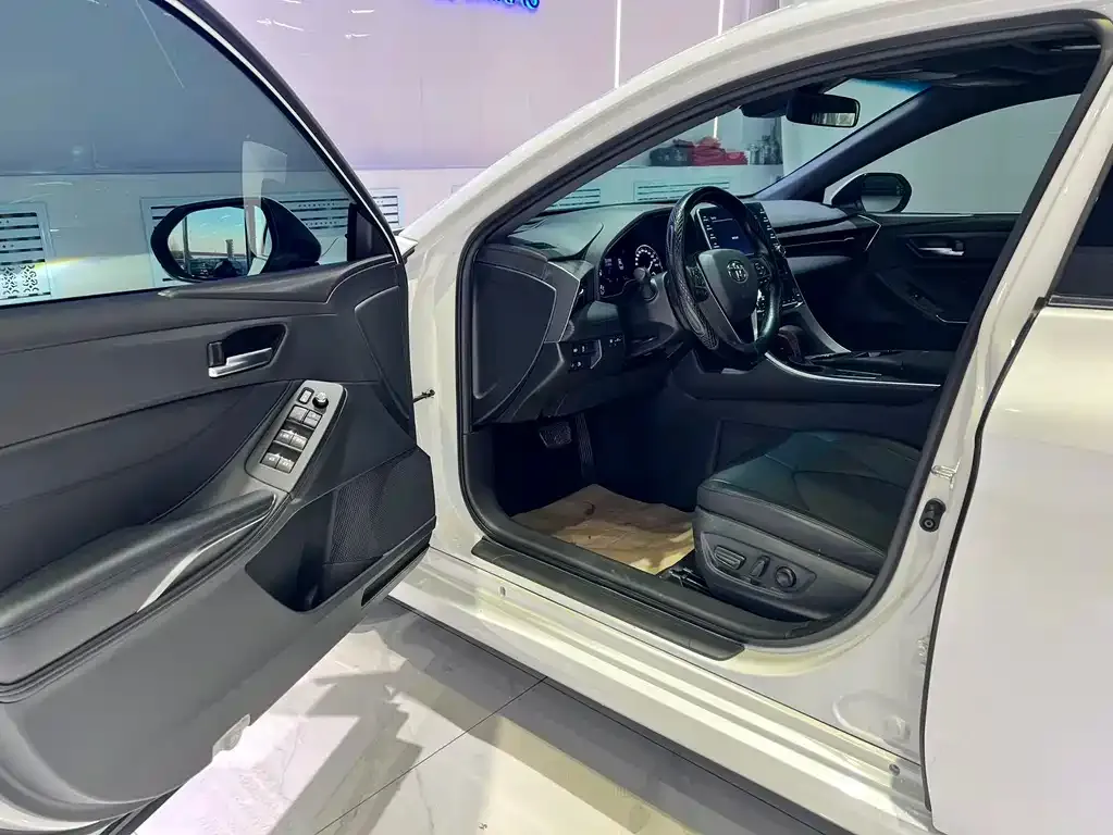 Toyota Avalon 2021 из CN, фото 7