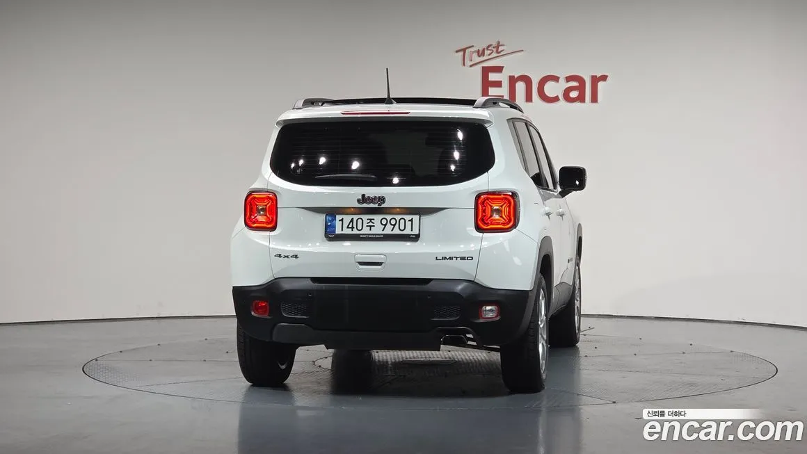 Jeep Renegade — фото 4