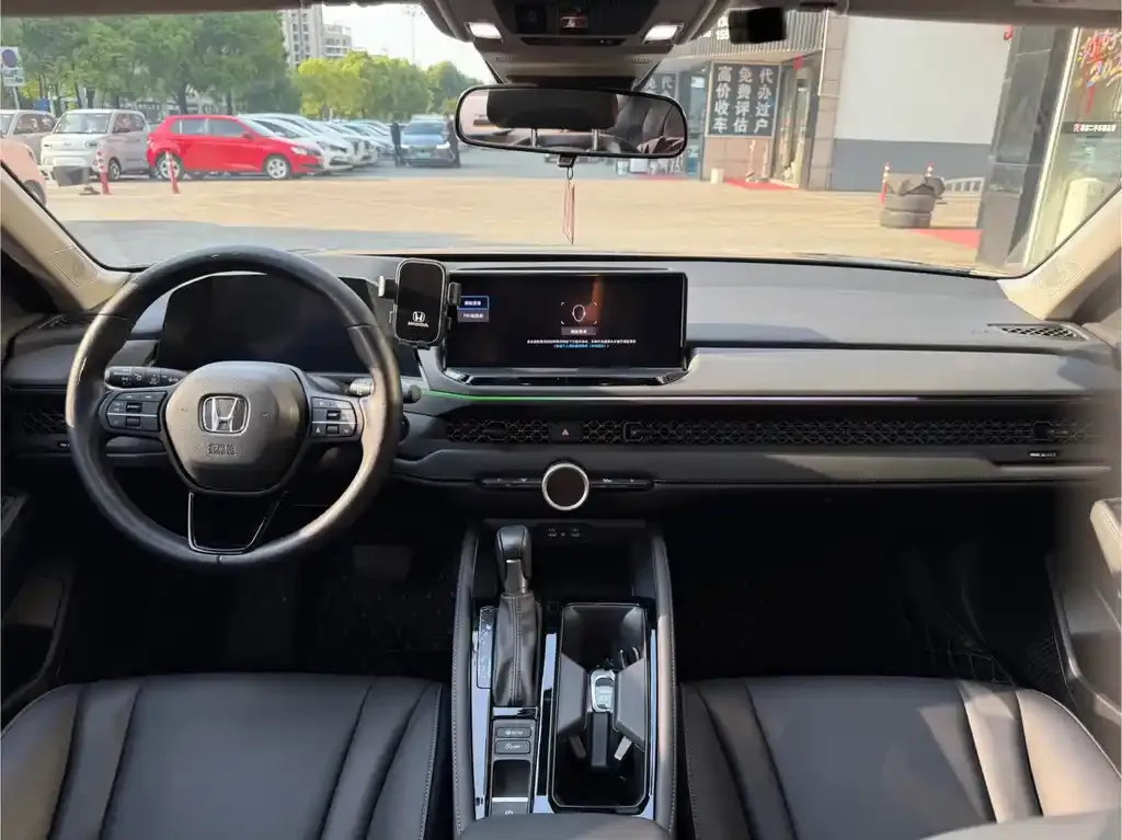 Honda Accord — фото 9