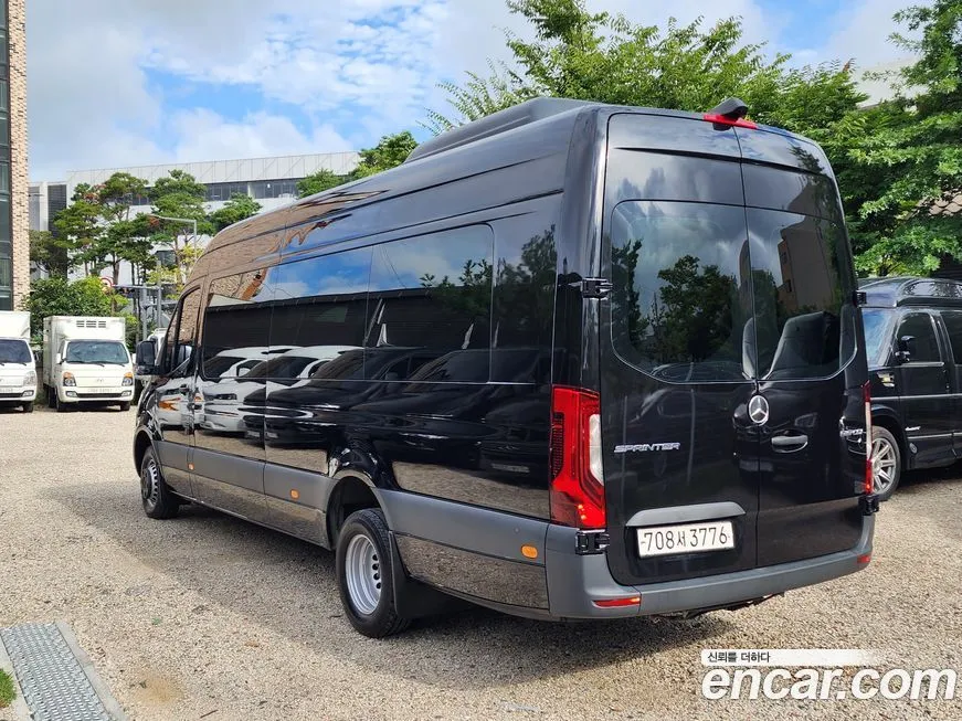 Mercedes-Benz Sprinter 2023 из KR, фото 2