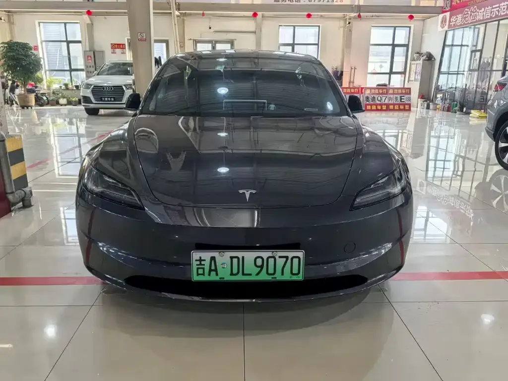 Tesla Model 3 — фото 2