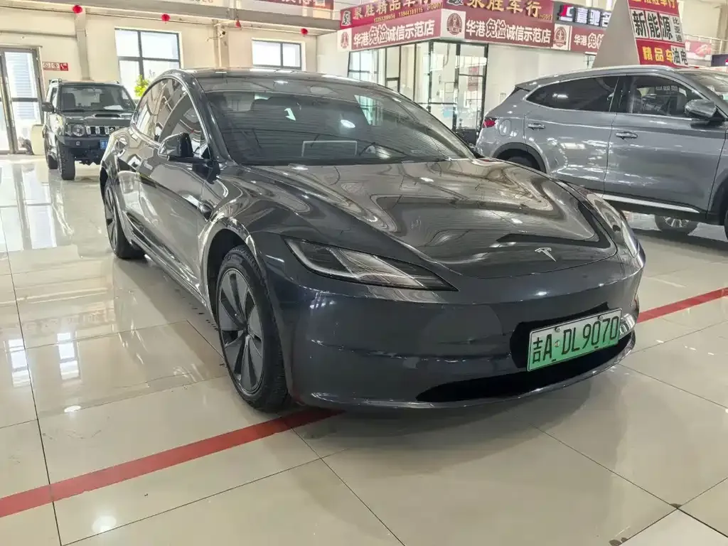 Tesla Model 3 — фото 3
