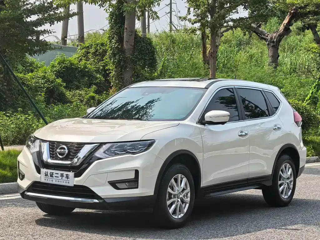 Nissan X-Trail — фото 1