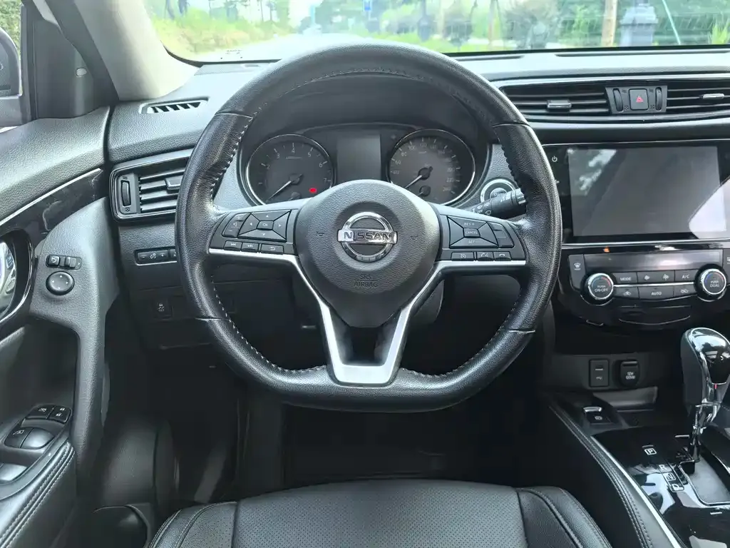 Nissan X-Trail — фото 10