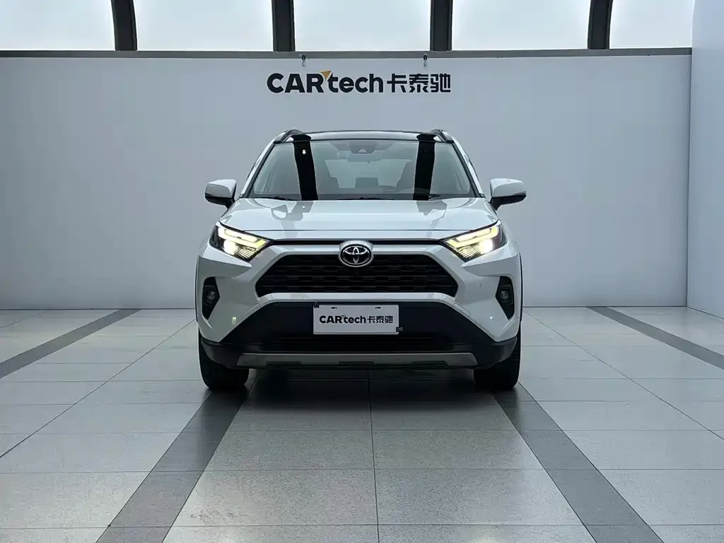 Toyota RAV4 2023 из CN, фото 2