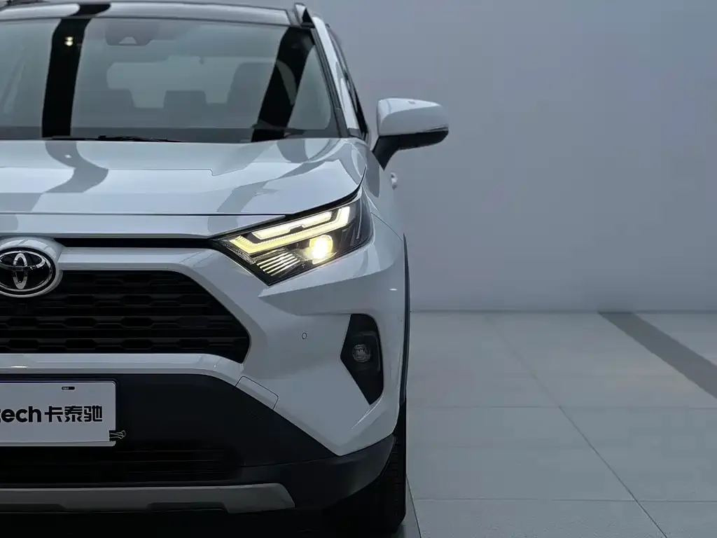Toyota RAV4 2023 из CN, фото 3