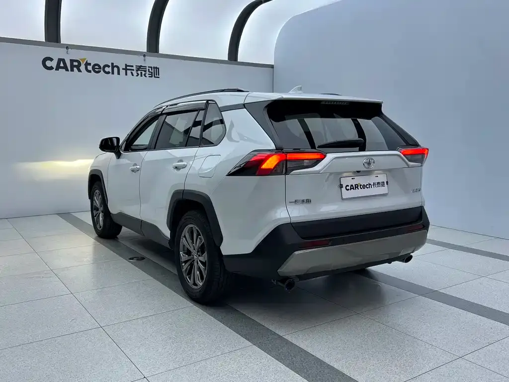 Toyota RAV4 2023 из CN, фото 6