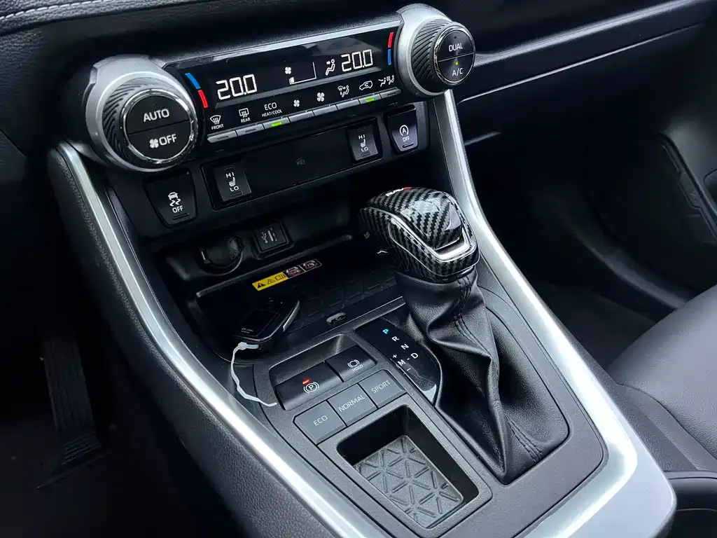 Toyota RAV4 2023 из CN, фото 7
