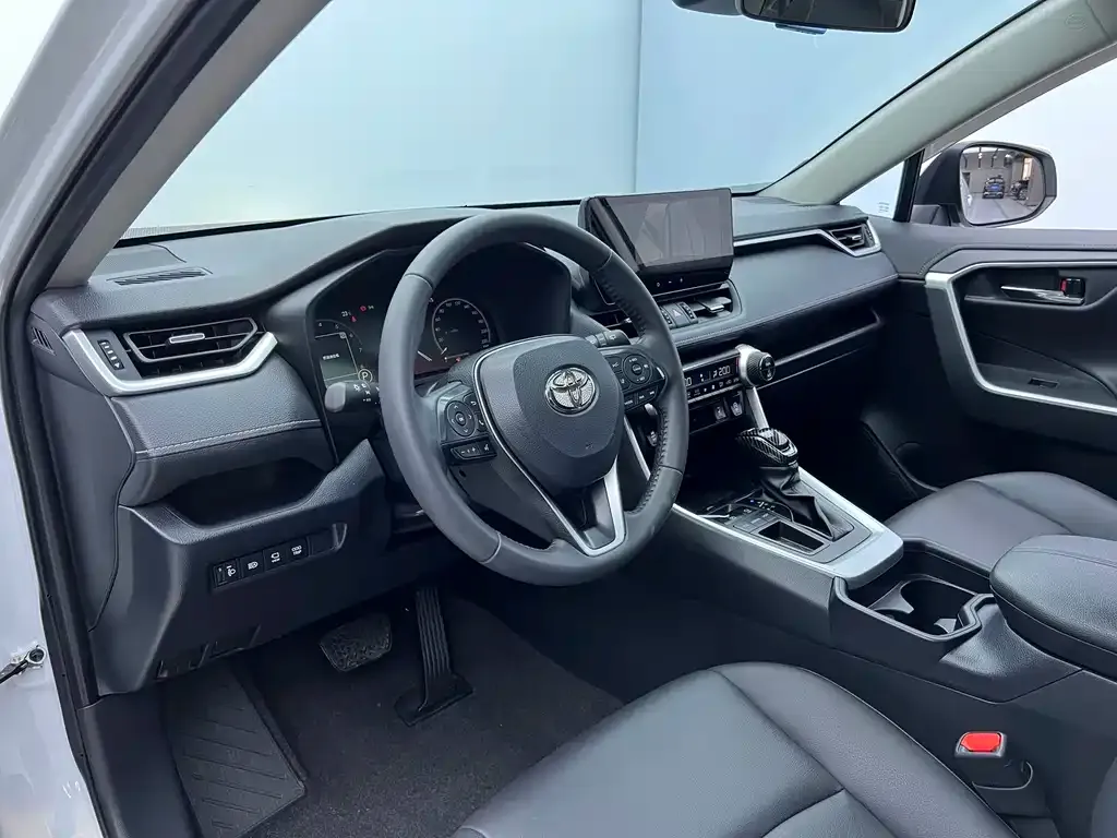 Toyota RAV4 2023 из CN, фото 9