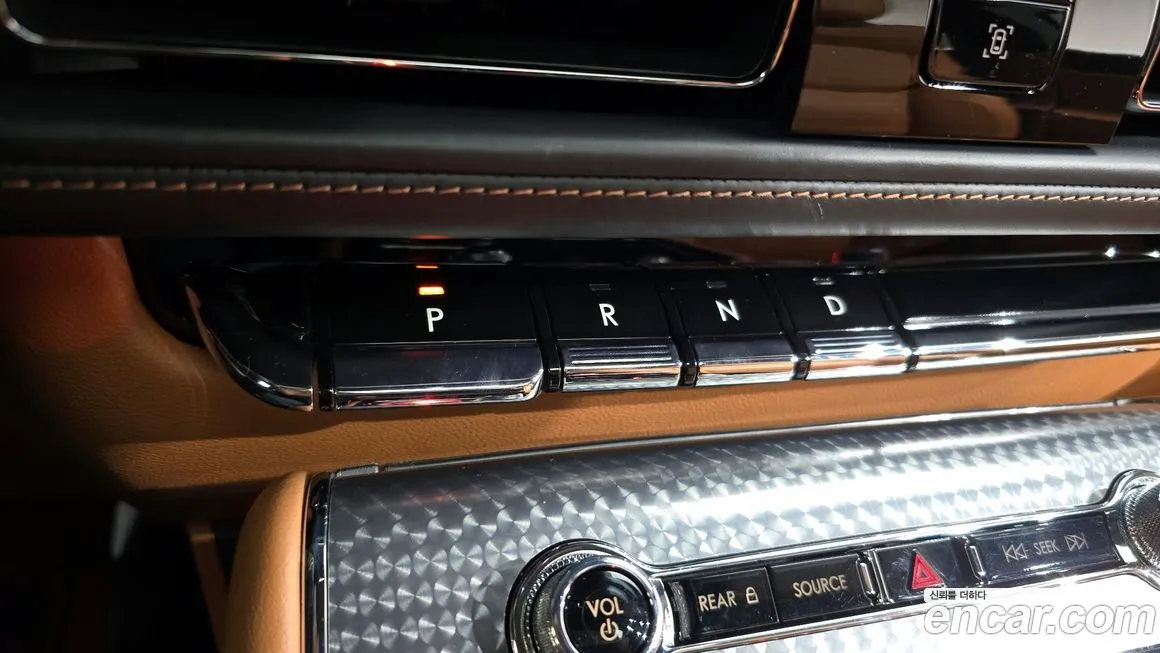 Lincoln Aviator — фото 9