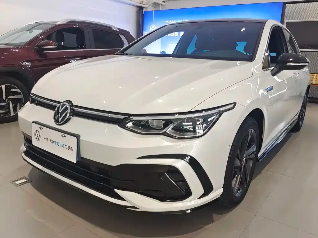 Volkswagen Golf 2023 из CN, фото 1