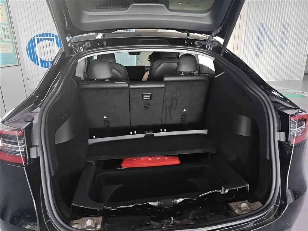 Tesla Model Y 2023 из CN, фото 10