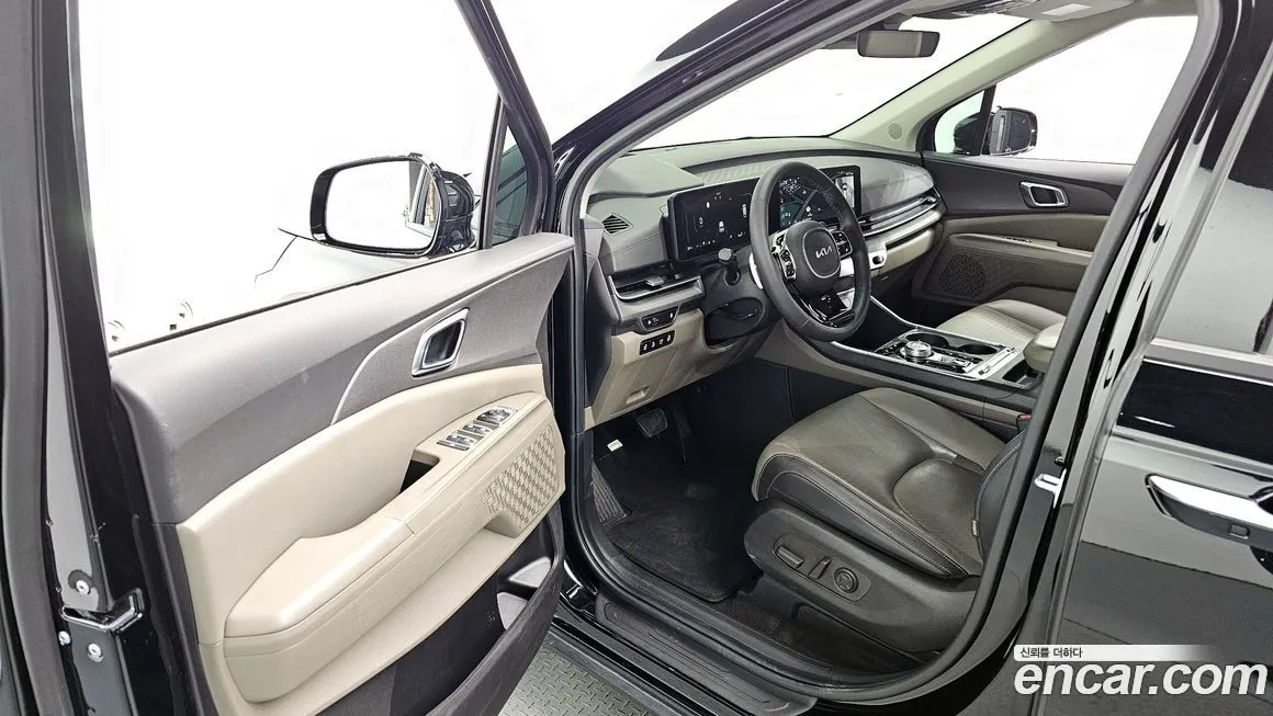 Kia Carnival — фото 10