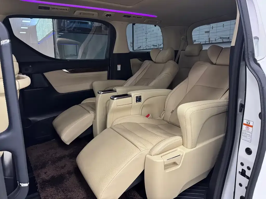 Toyota Alphard 2021 из CN, фото 10