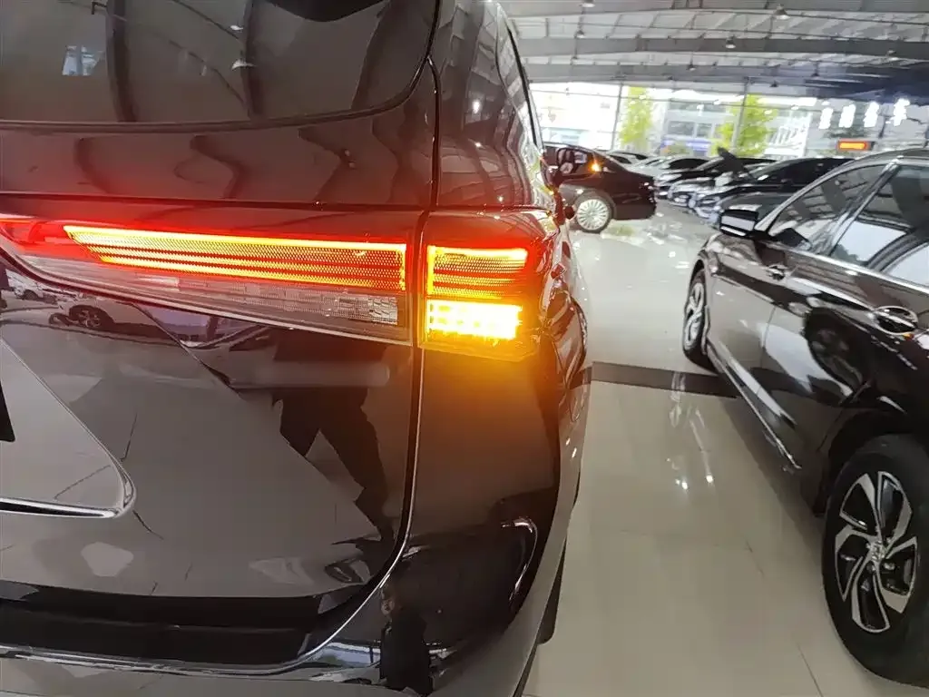 Toyota Highlander 2023 из CN, фото 8