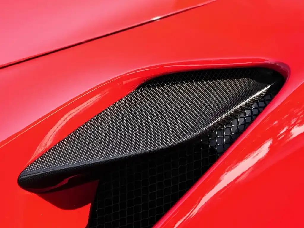 Ferrari F8 — фото 10