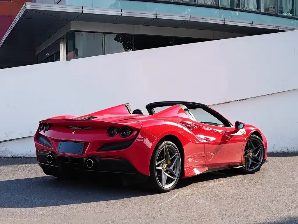 Ferrari F8 — фото 3