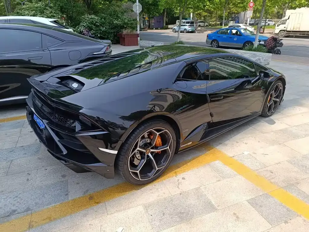 Lamborghini Huracan 2022 из CN, фото 3