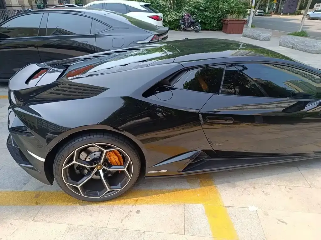 Lamborghini Huracan 2022 из CN, фото 5
